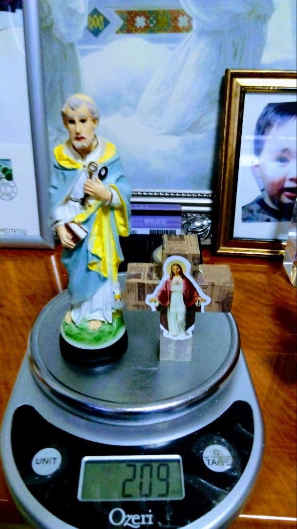 入手困難.ペテロの置物．高さ15センチ位．十字架付きます