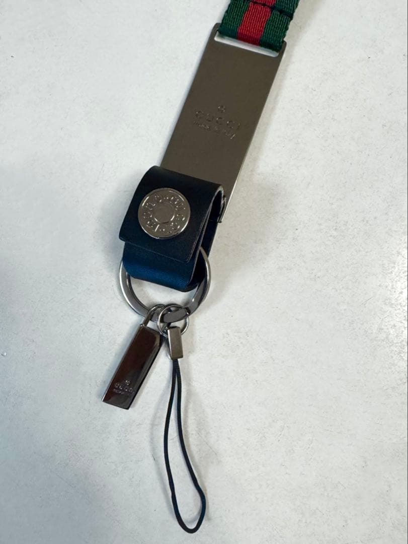 【美品】グッチ GUCCI シェリー ネックストラップ プレート キーホルダー