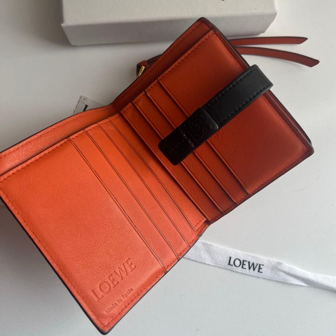 124 極上美品 LOEWE ロエベ 2つ折り財布