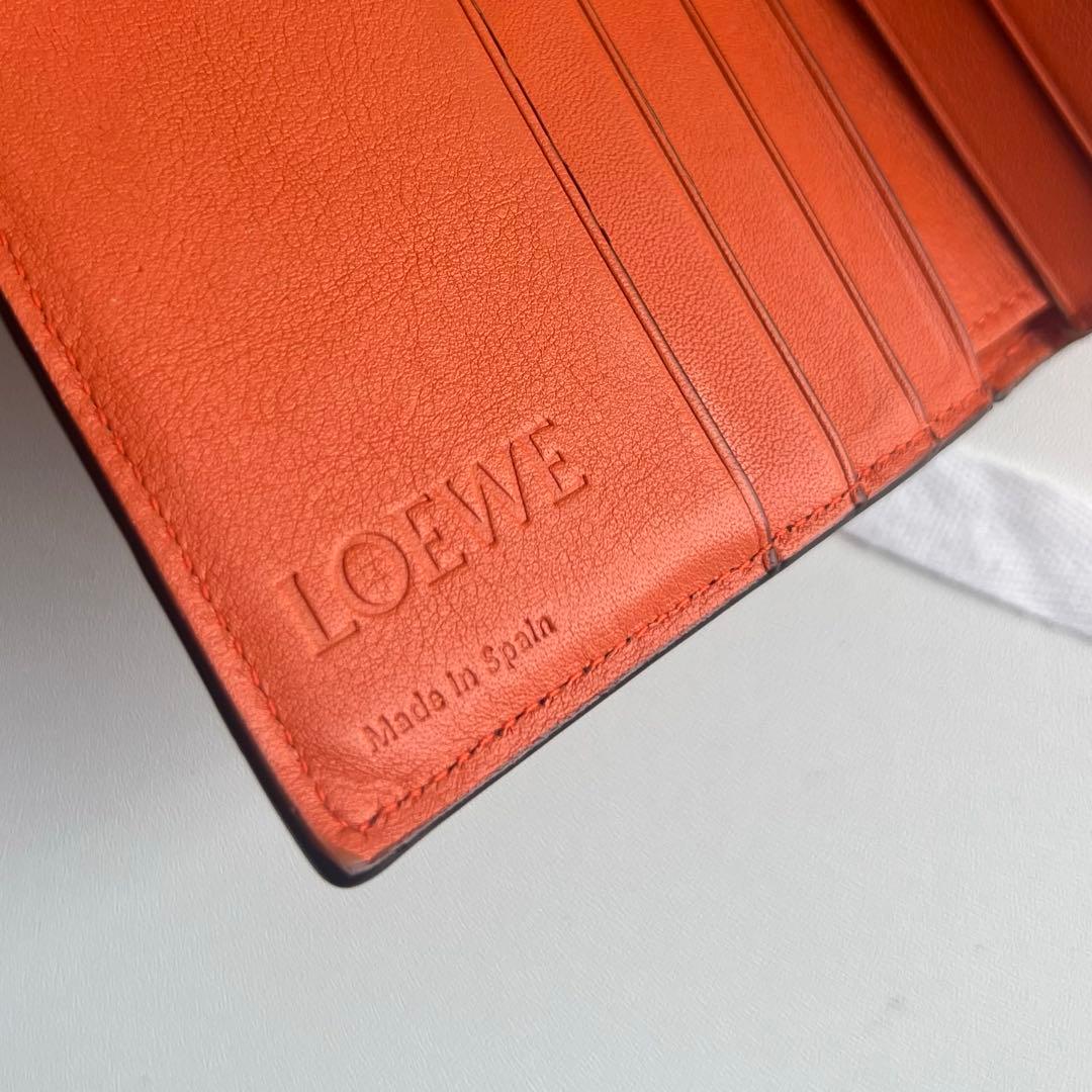 124 極上美品 LOEWE ロエベ 2つ折り財布