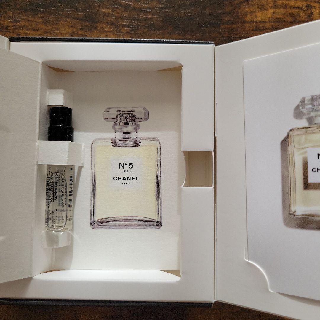 CHANEL CCクリーム N　10 ベージュ　30ml　&サンプル&巾着