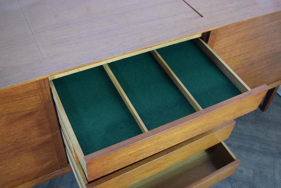 1960s Lloyd's Antiques HORNSLET サイドボード