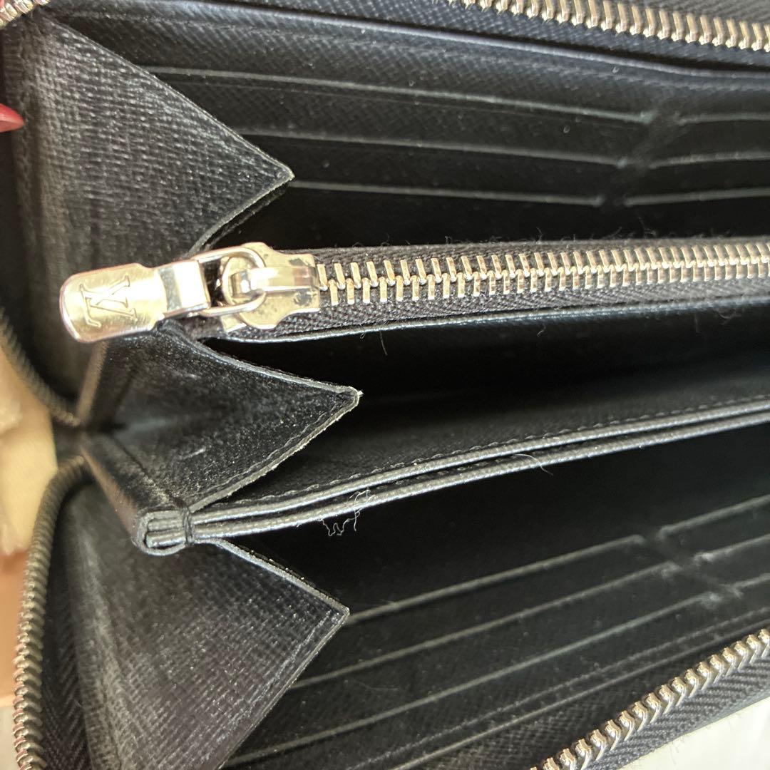 LOUIS VUITTON ジッピーウォレット エピ ラウンドファスナー