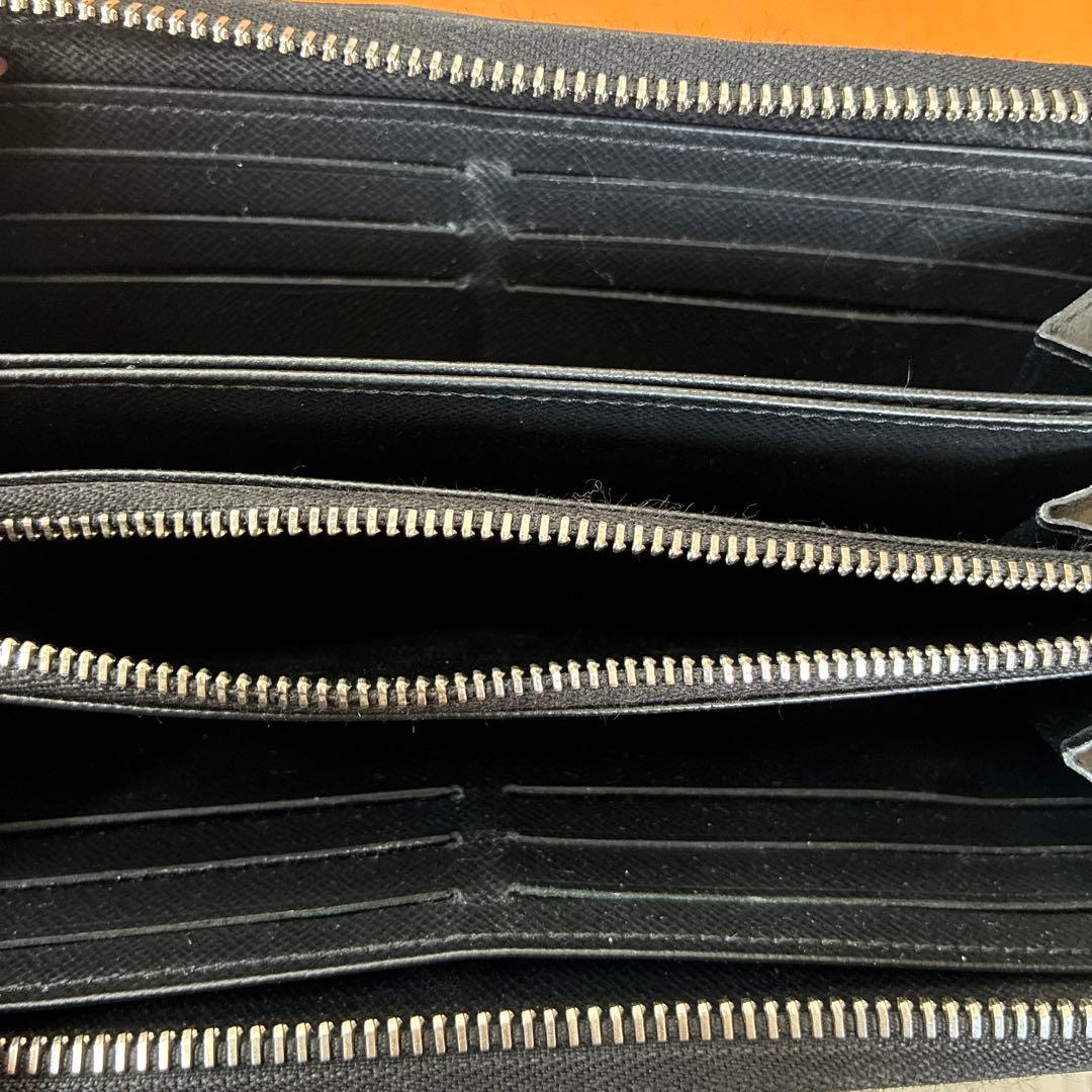 LOUIS VUITTON ジッピーウォレット エピ ラウンドファスナー