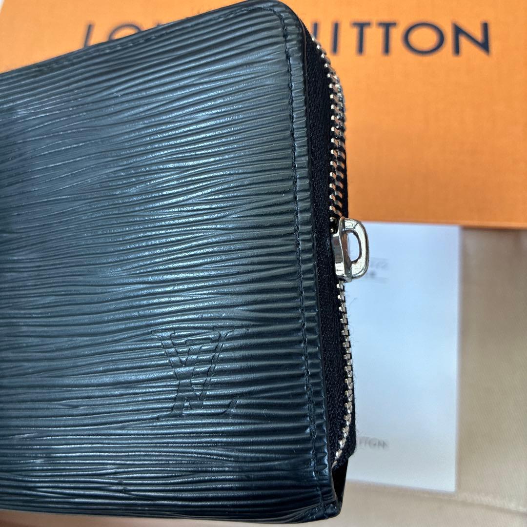 LOUIS VUITTON ジッピーウォレット エピ ラウンドファスナー