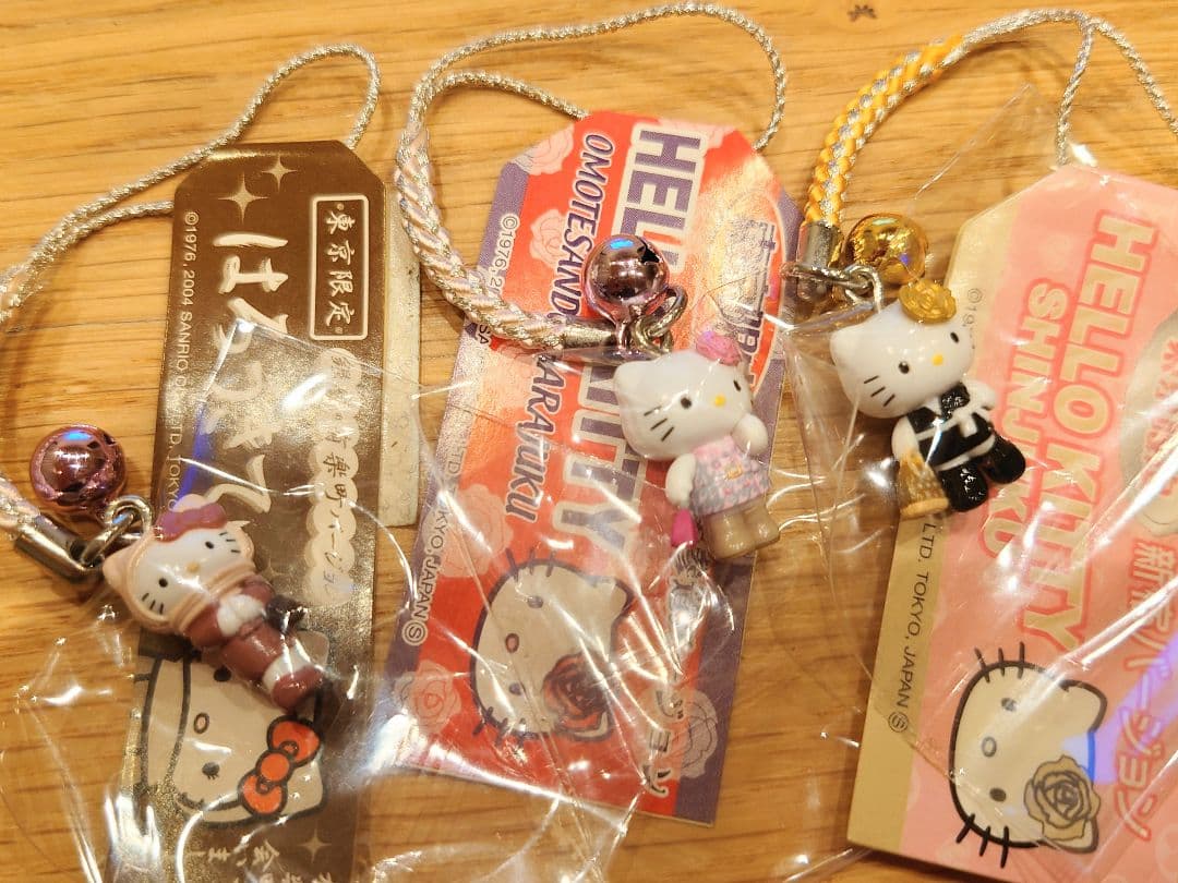公*o様 【未開封】【東京限定】ハローキティ ストラップセット