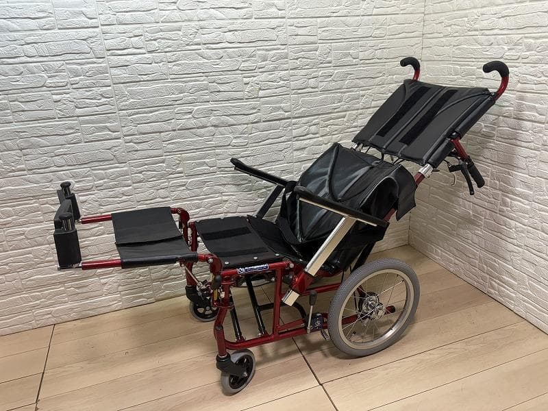 u*0様 カワムラ ティルト リクライニング 車椅子 ぴったりフィット KPF1