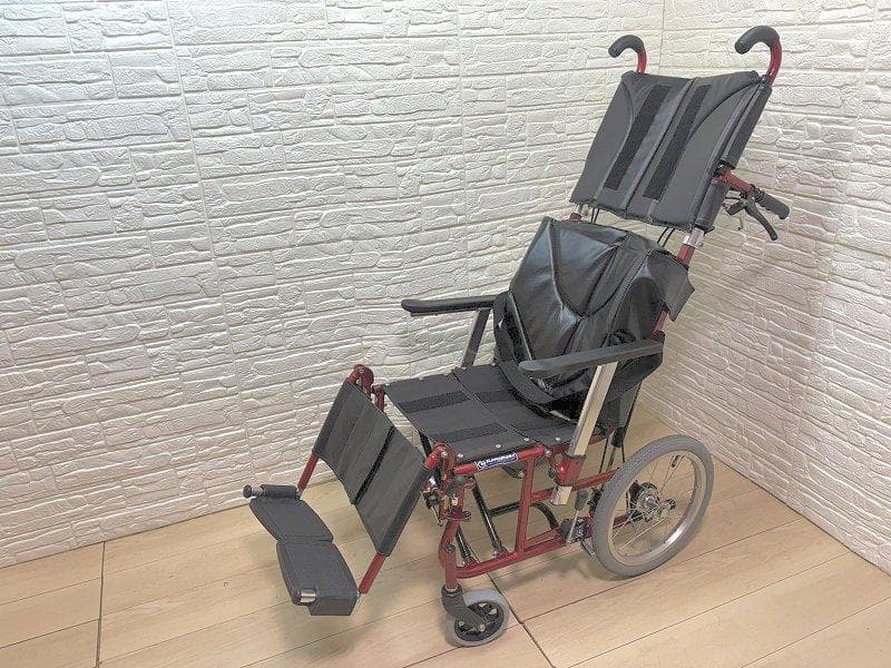 u*0様 カワムラ ティルト リクライニング 車椅子 ぴったりフィット KPF1