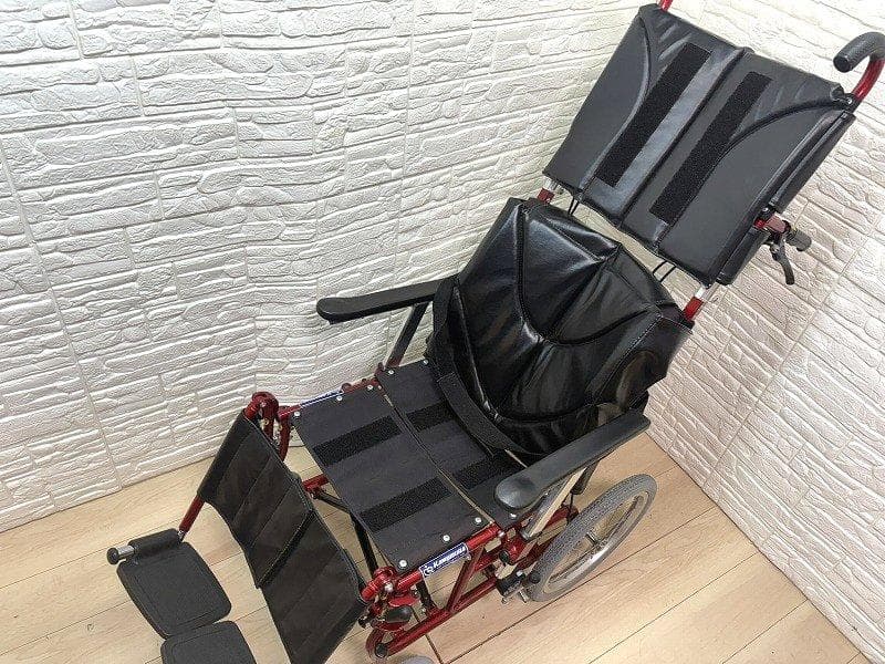 u*0様 カワムラ ティルト リクライニング 車椅子 ぴったりフィット KPF1