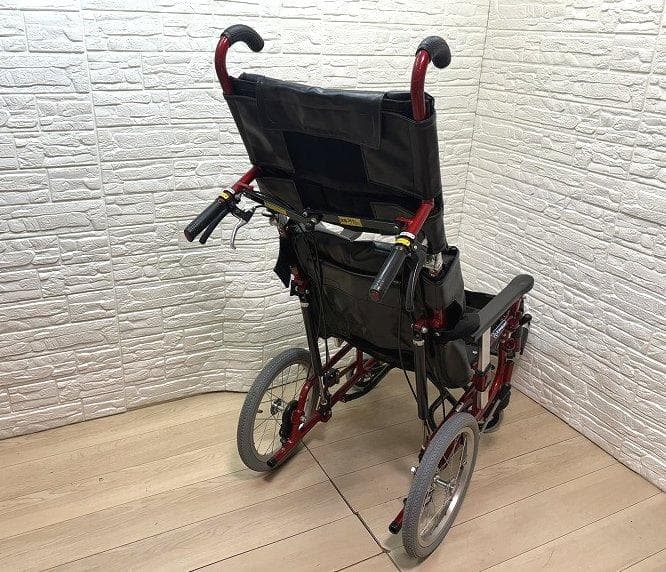 u*0様 カワムラ ティルト リクライニング 車椅子 ぴったりフィット KPF1