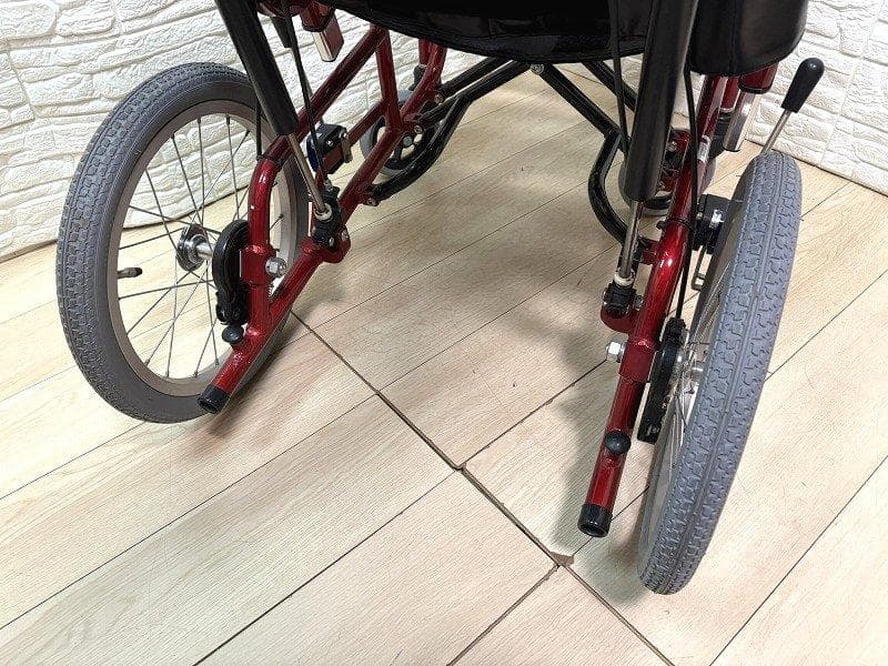 u*0様 カワムラ ティルト リクライニング 車椅子 ぴったりフィット KPF1