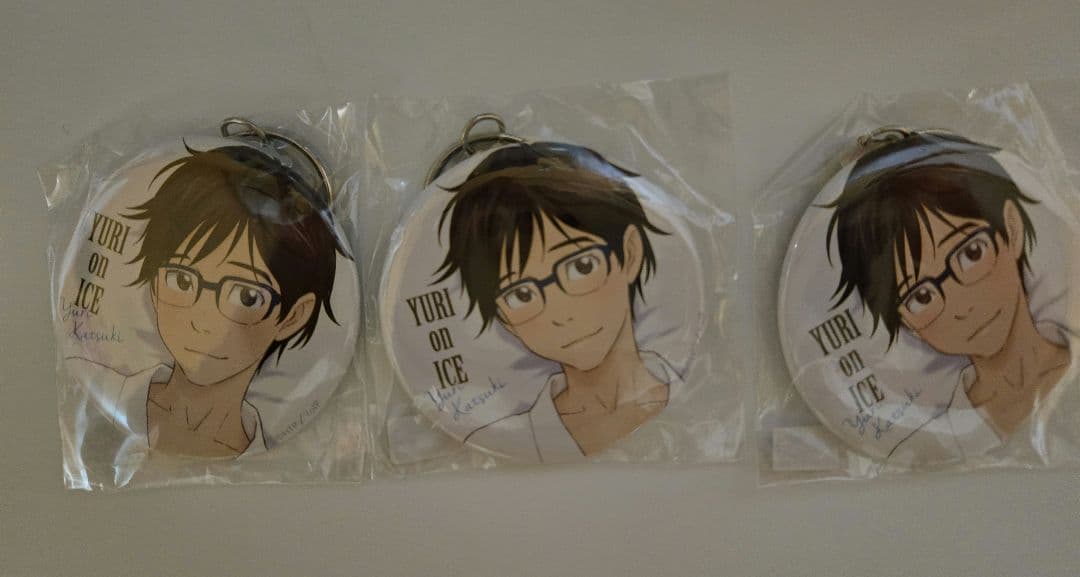 ユーリ‼︎! on ICE　ホテル　缶キーホルダー　勝生勇利