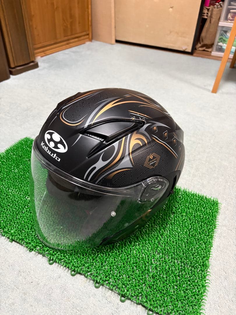 Kabuto AXEED フルフェイスヘルメット ブラック/ゴールド