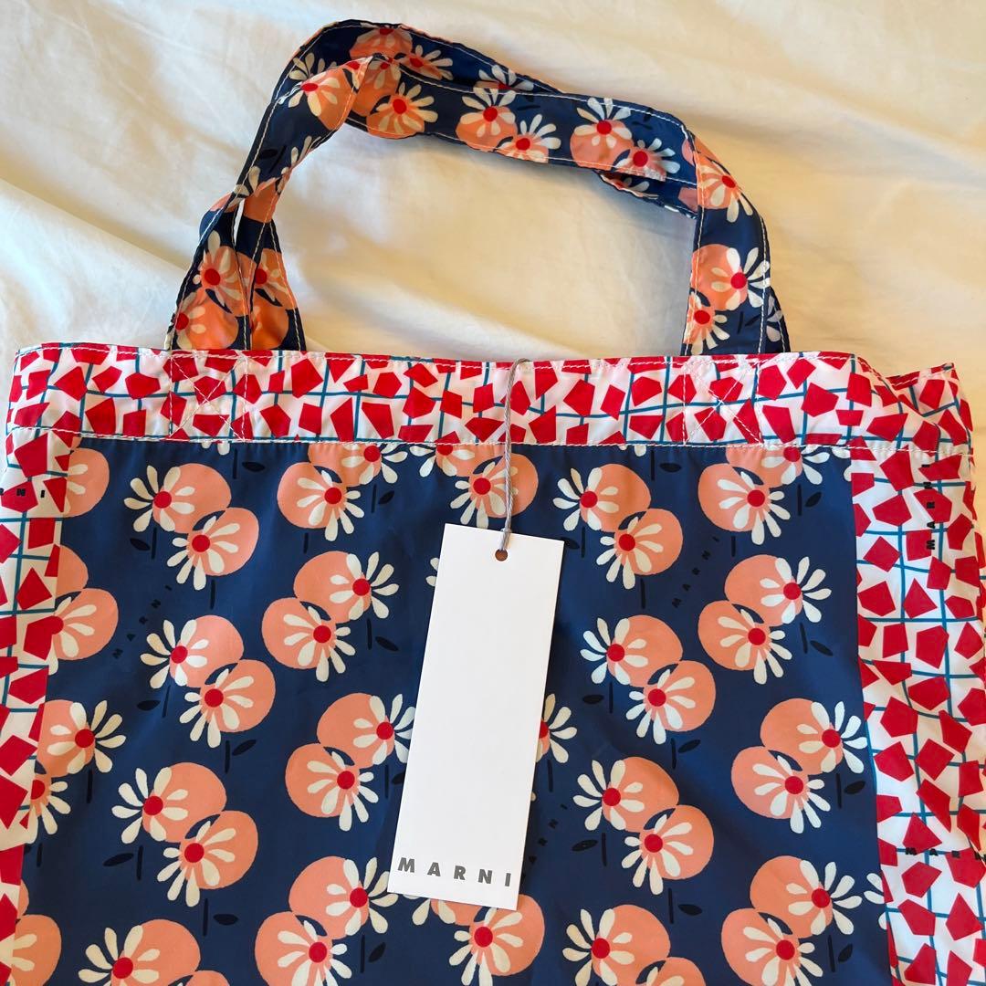 MARNI 花柄ナイロンハンドバッグ