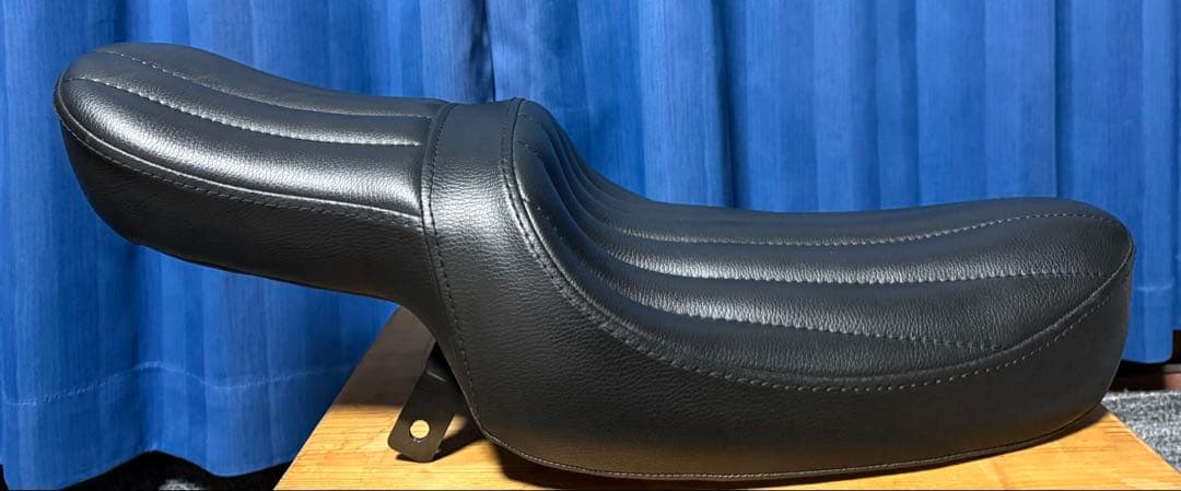 良品 カワサキ 250TR ガレージT&F バーチカルシート カスタムシート