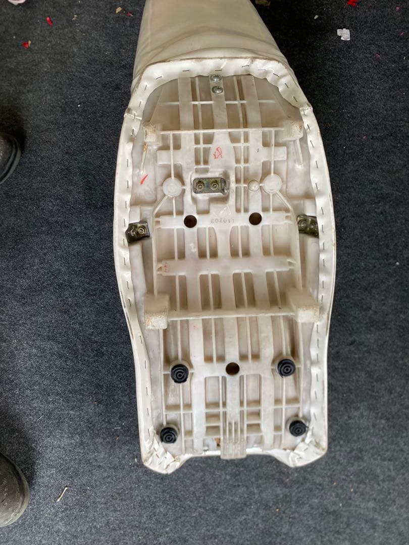 xjr400 4HM 3段シート