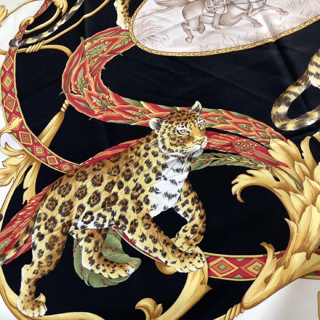 Ferragamo*フェラガモ　大判スカーフ　タイガー　虎　シルク100%