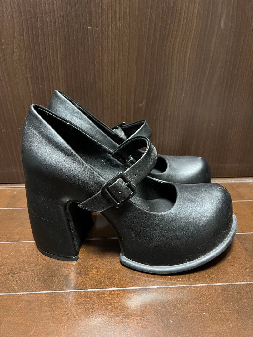 【値下げ不可】CHARLES & KEITH PIXIメリージェーン パンプス
