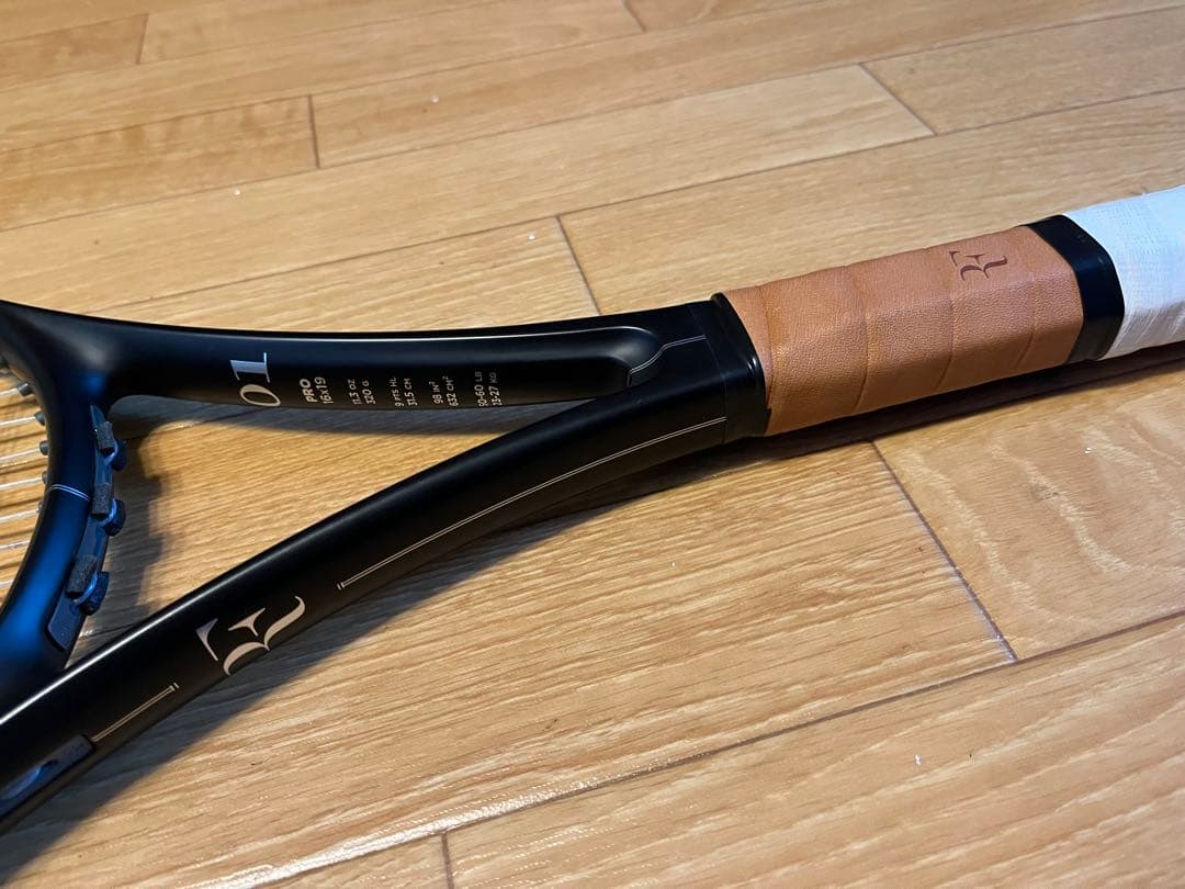 Wilson RF 01 PRO グリップ3 ロジャーフェデラーモデル