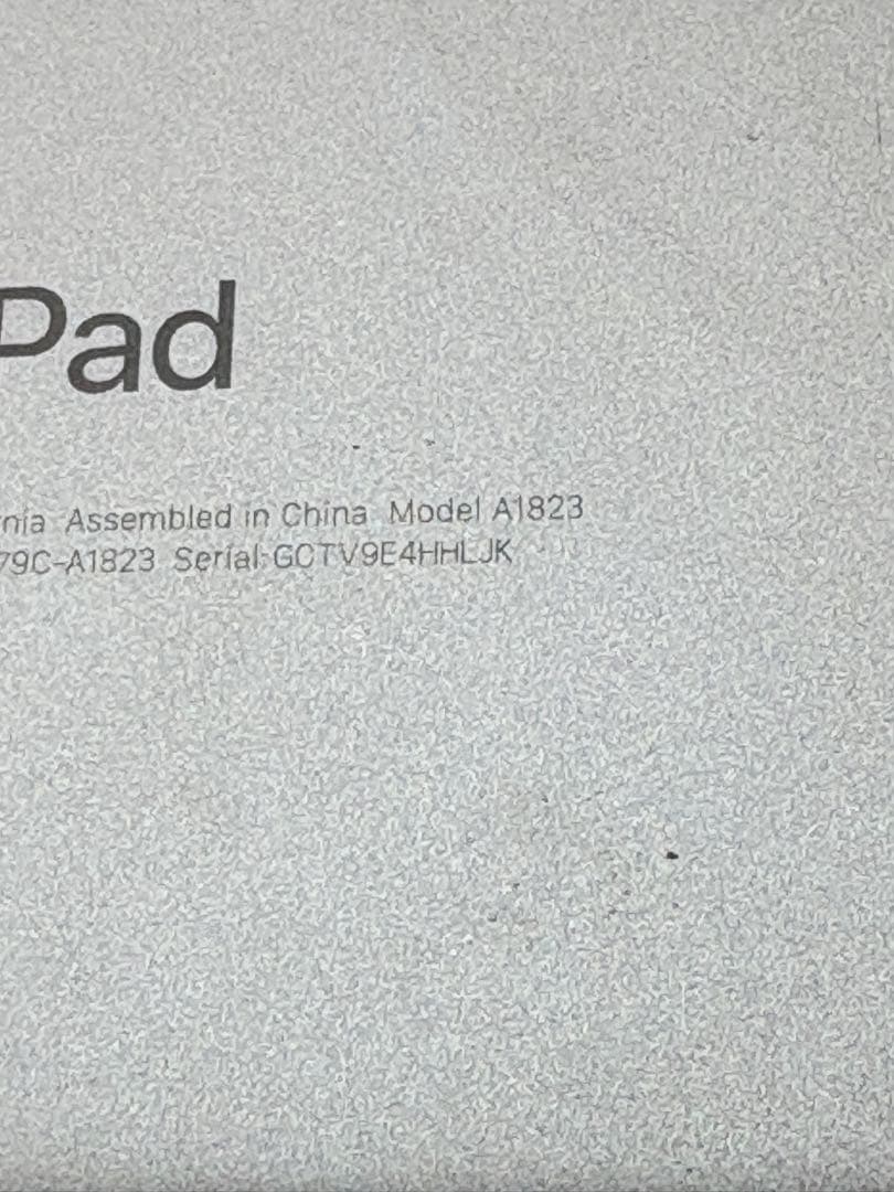h*e様 Apple iPad 第５世代 32G シルバー 本体
