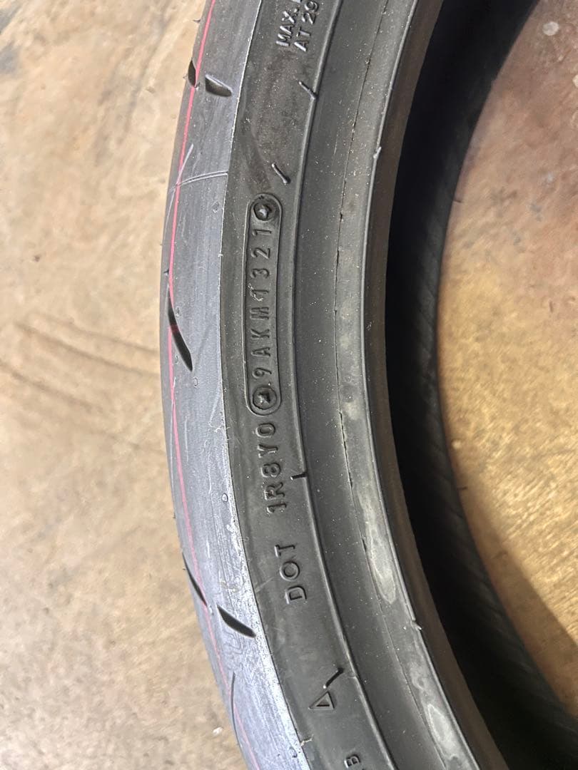 前後セット　DUNLOP 120/70ZR17 180/55ZR17