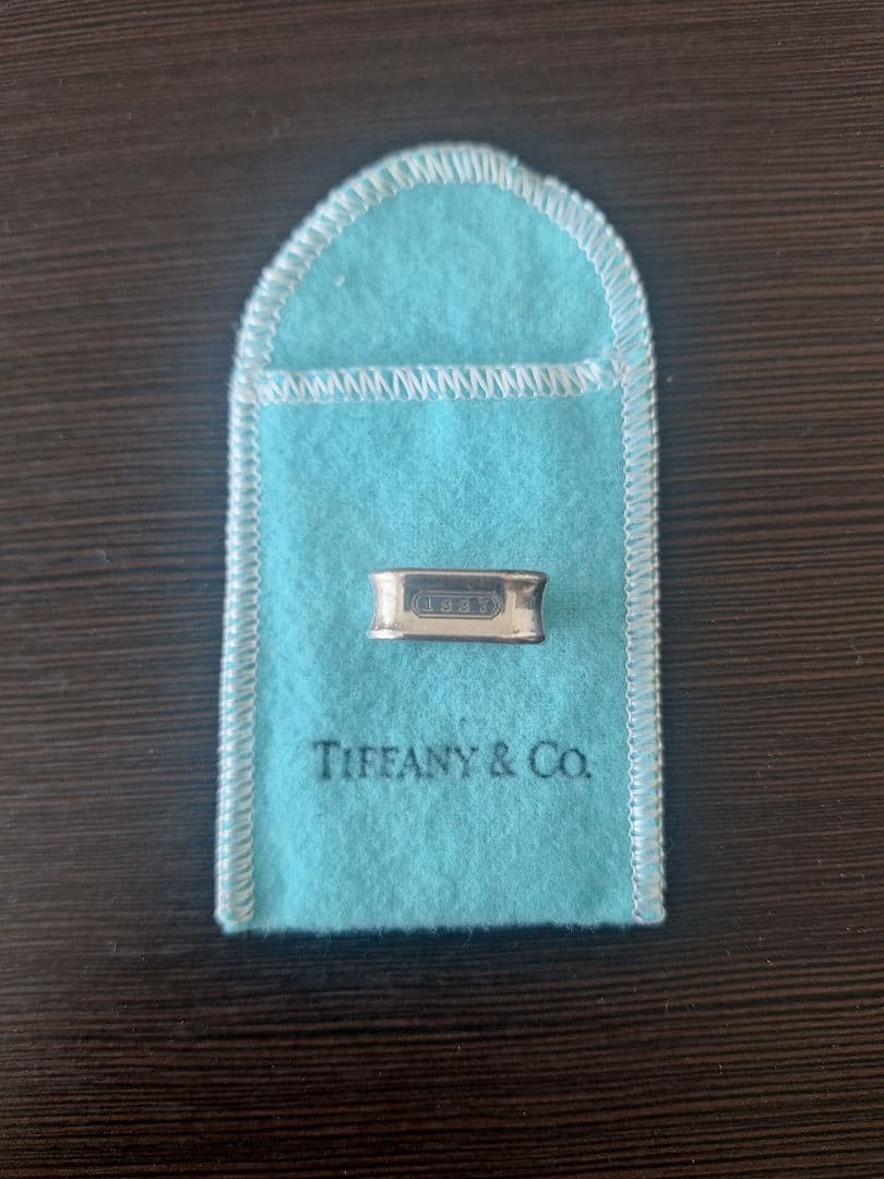 Tiffany & Co.の925シルバー製スクエアリング