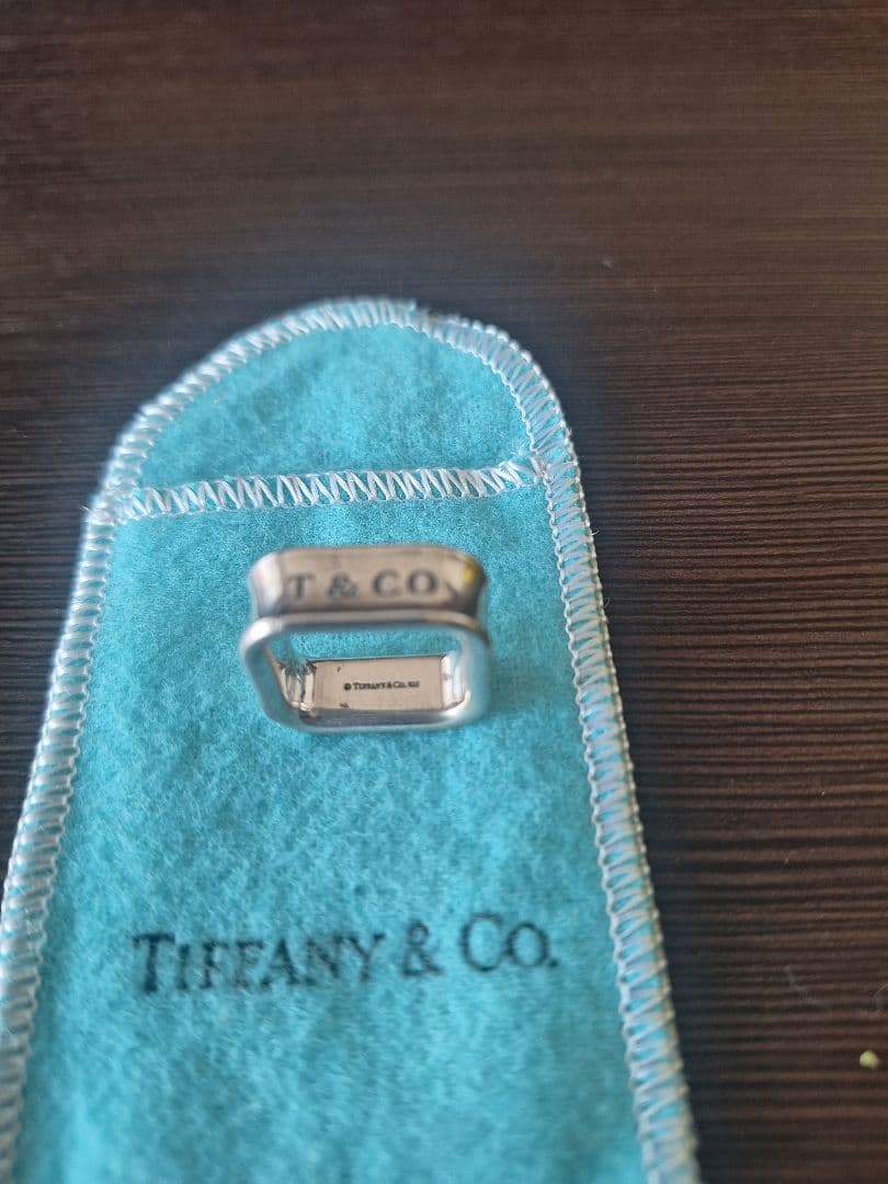 Tiffany & Co.の925シルバー製スクエアリング