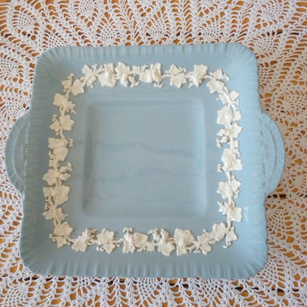 クイーンズウェアBBプレート　エンボス　ラベンダー　シェルエッジ　ウェッジウッド