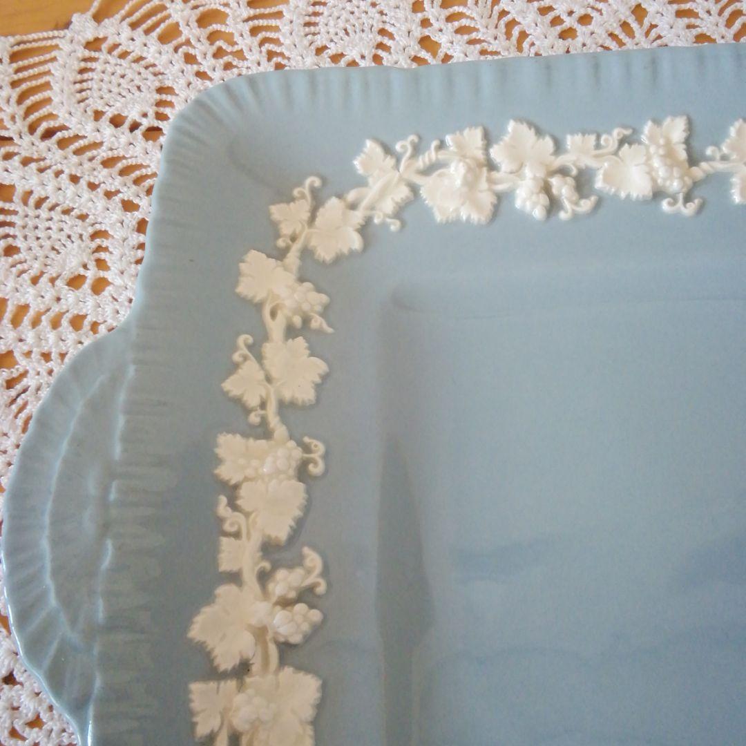 クイーンズウェアBBプレート　エンボス　ラベンダー　シェルエッジ　ウェッジウッド