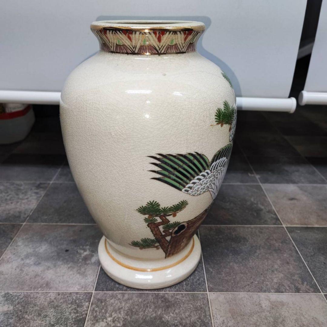 薩摩焼き　白薩摩　陶器　細絵　金彩　鷹に松紋　花瓶