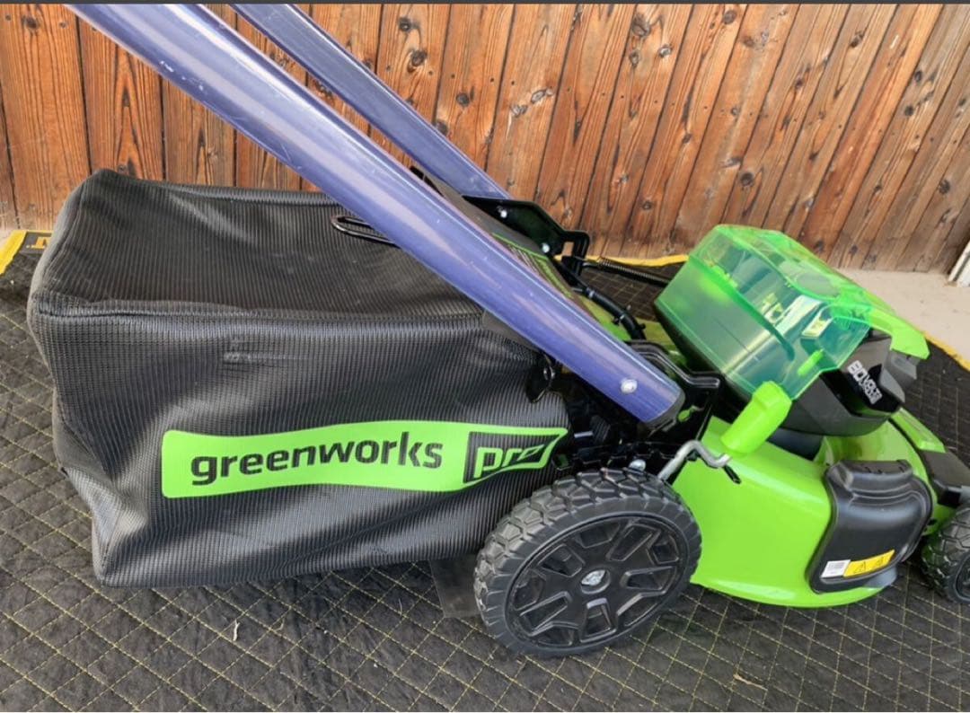 S*a様 グリーンンワークス 自走式 芝刈機 80V greenworks
