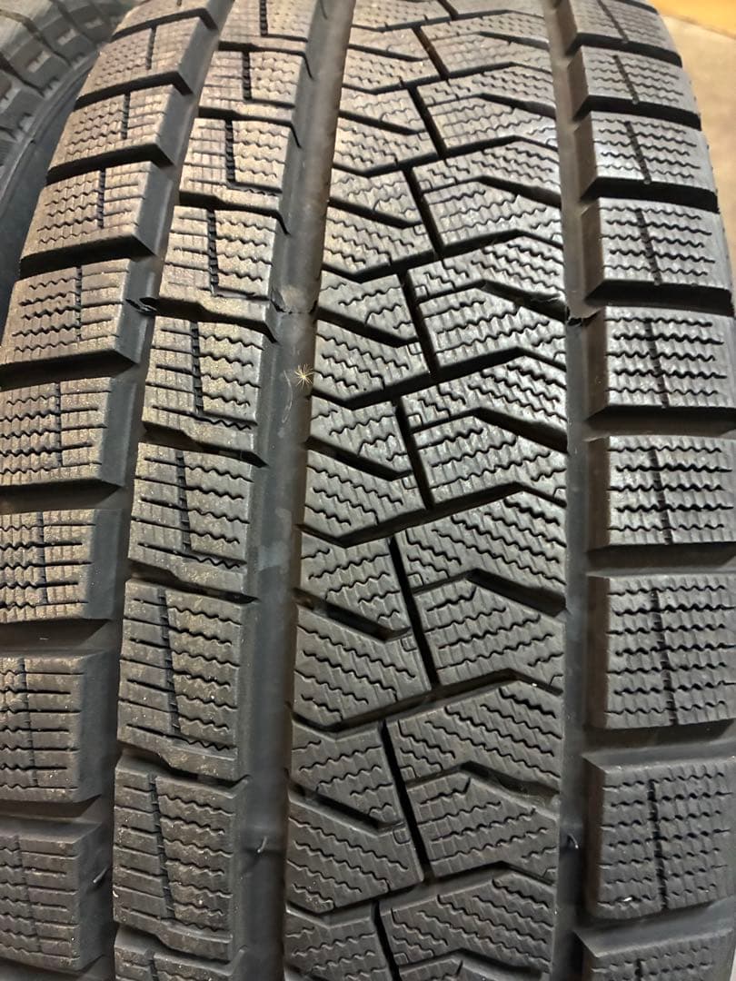 新型ステップW、新型ノアとヴォクシーに❗️205/60R16スタッドレスセット❗️