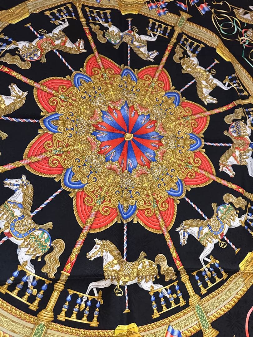美品⭐︎HERMES エルメス⭐︎シルクスカーフ 「LUNA PARKルナパーク」