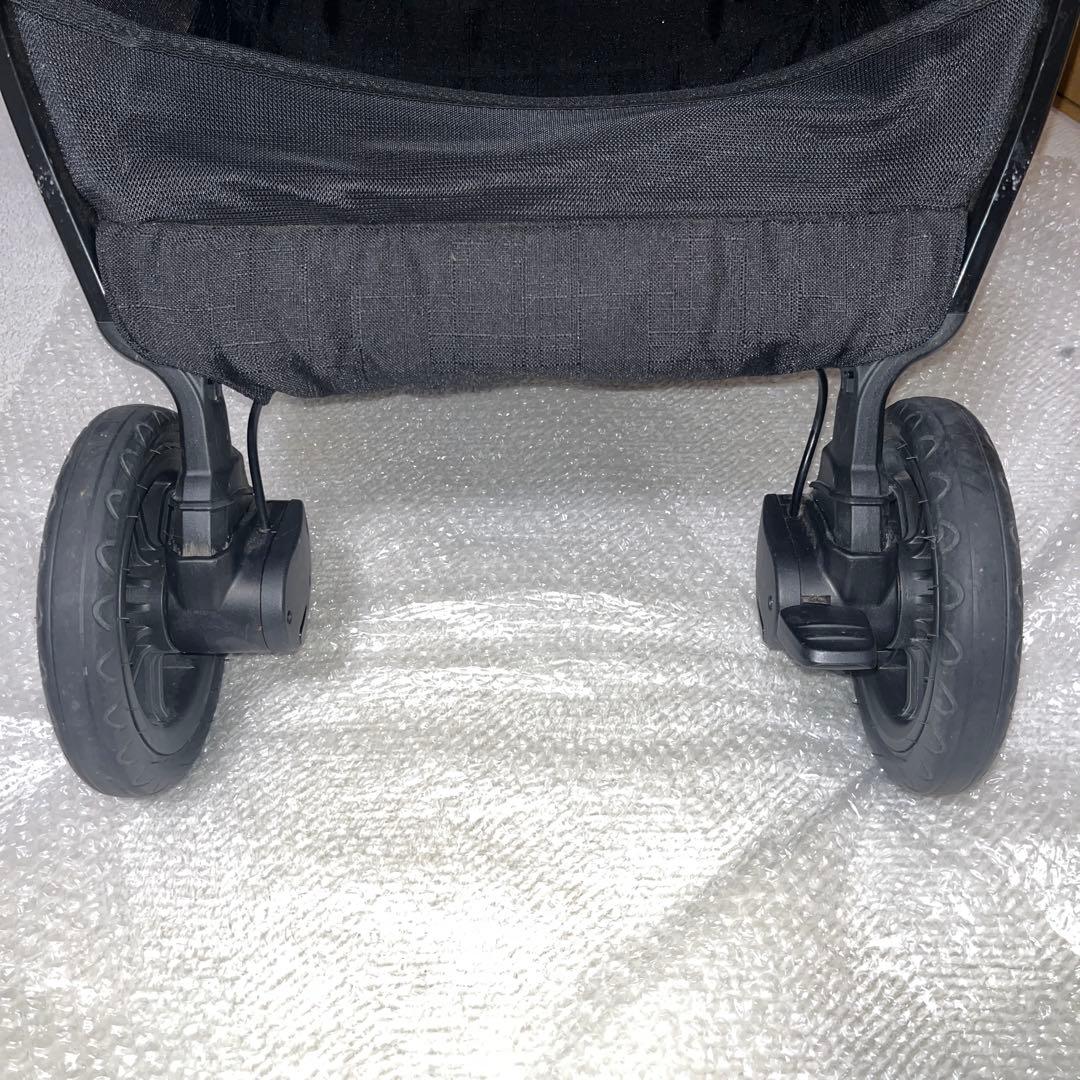 nuna TRIV riveted（トリヴ リベテッド） ベビーカー