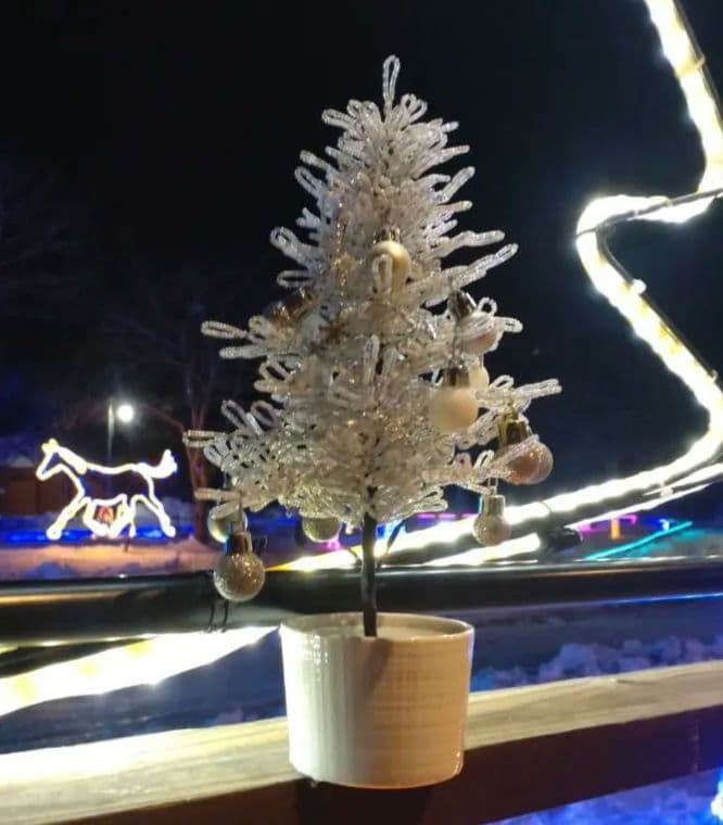 ハンドメイド★シルバビーズークリスマスツリー 約30cm オーナメント付き