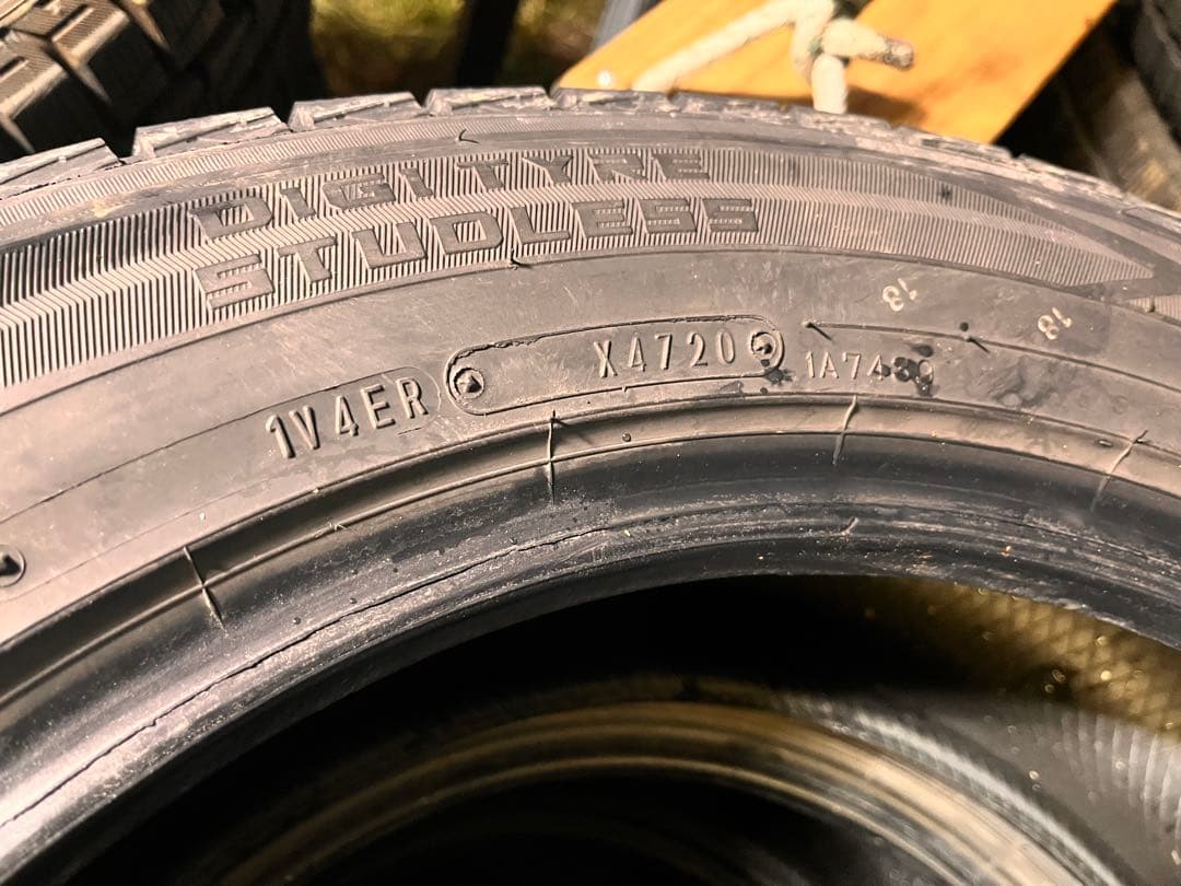215/60R17 ダンロップ　スタッドレス　4本セット