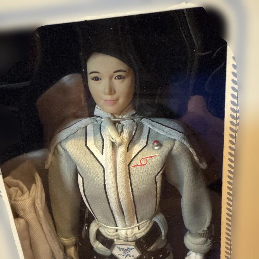 バンダイ ウルトラ女性隊員シリーズ アンヌ隊員、レナ隊員1/6 フィギュア