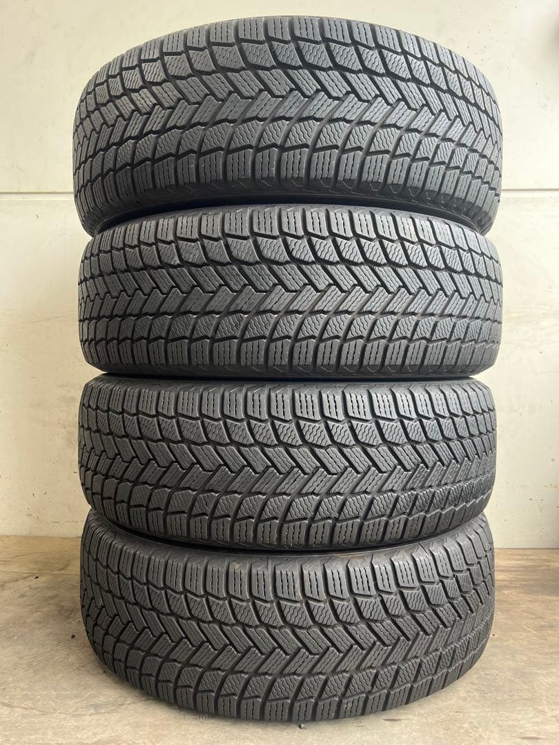 送料込み235/65R17Michelin x-ICE  4本セット