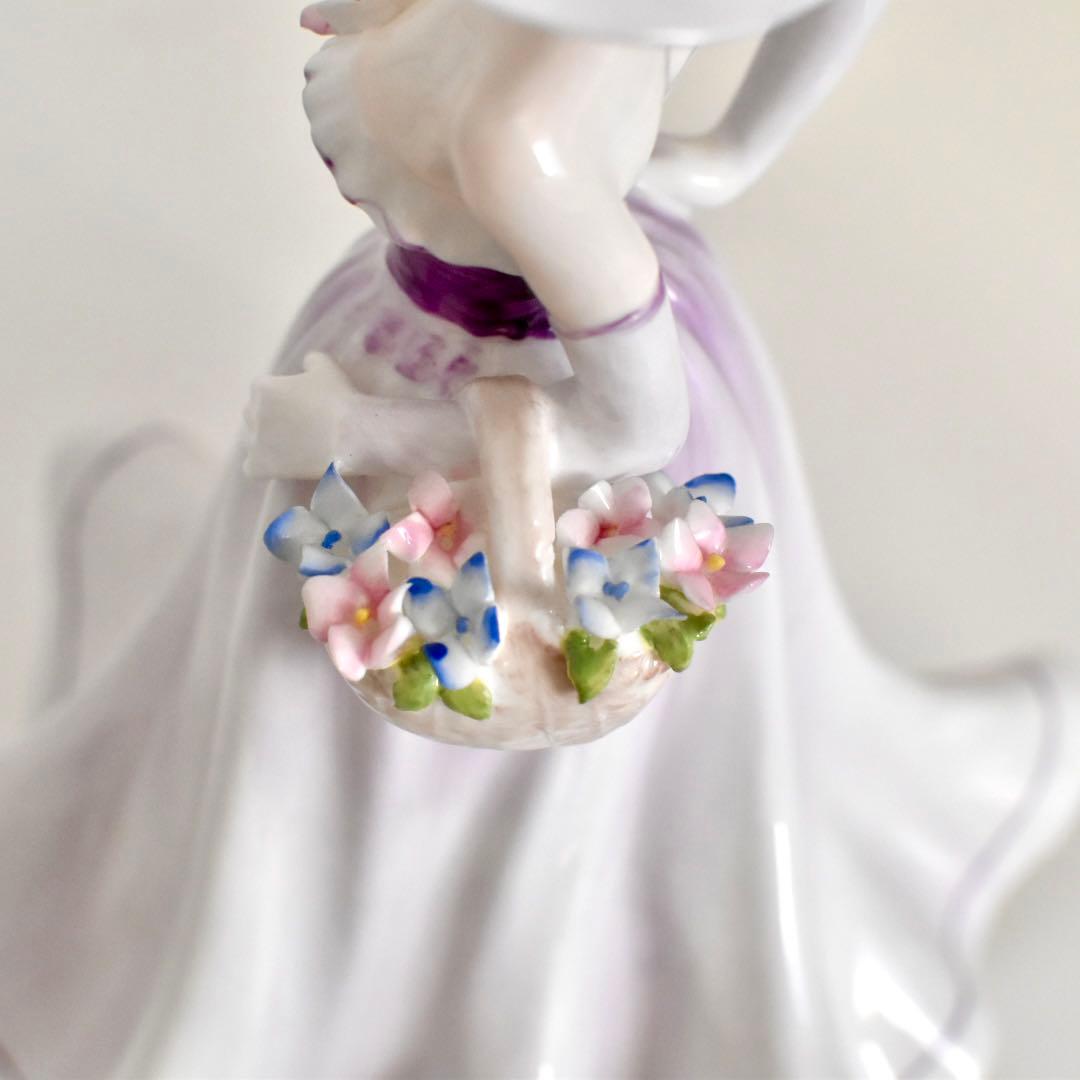COALPORT　紫と白の女性像 置物