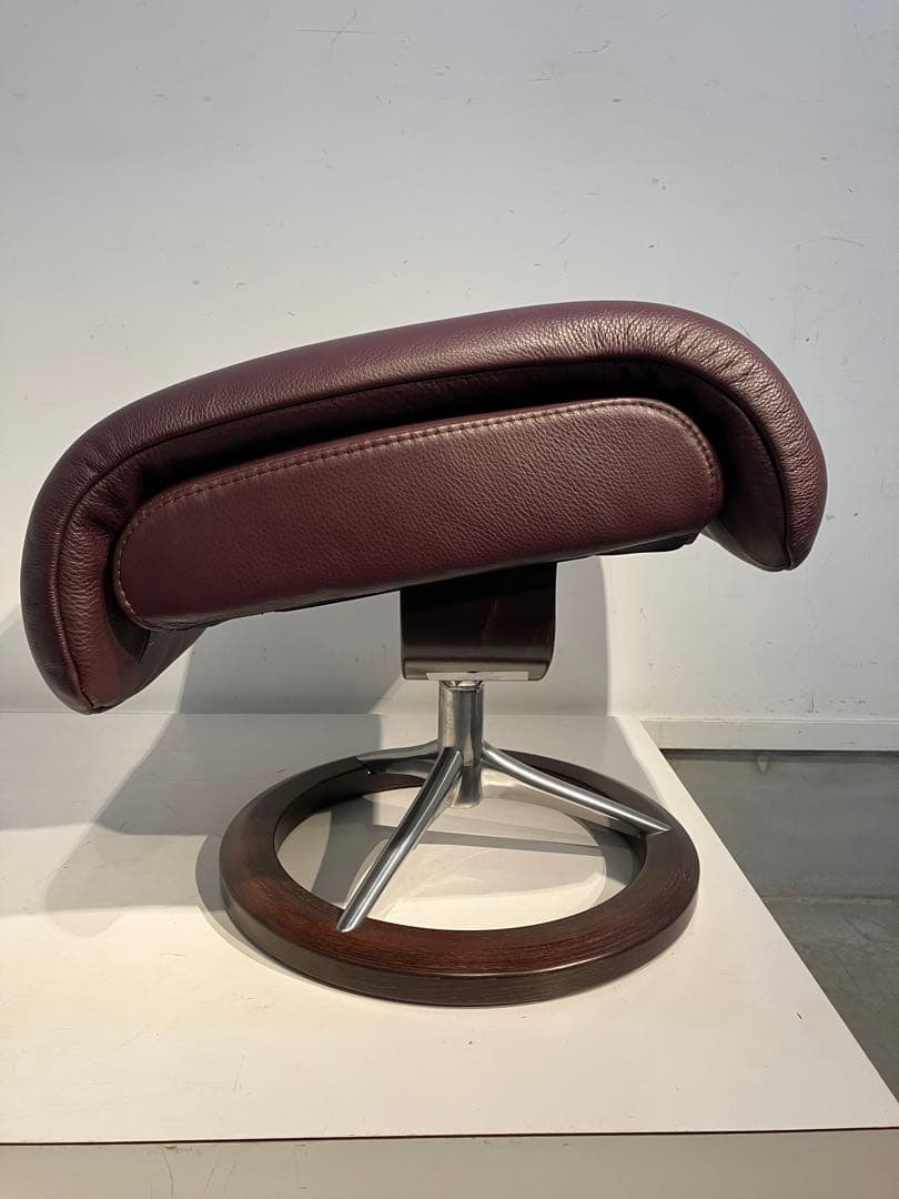 北欧ノルウェー、エコーネス、高級オットマン、スツール、カッシーナ、アクタス、本革