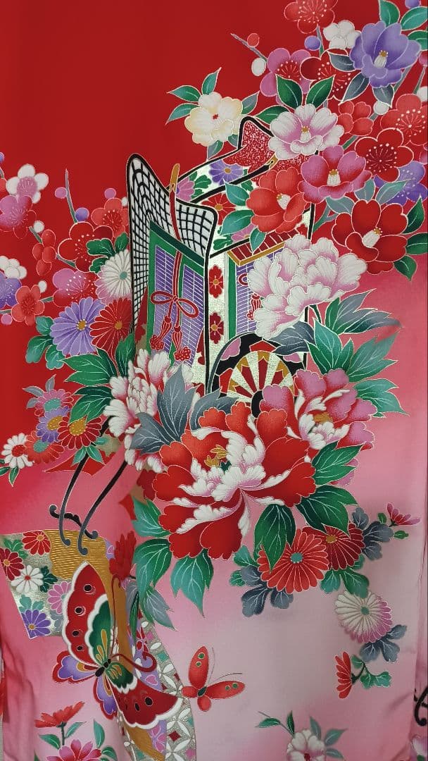 七五三　女の子着物 赤色 花柄 蝶刺繍 着物　3才