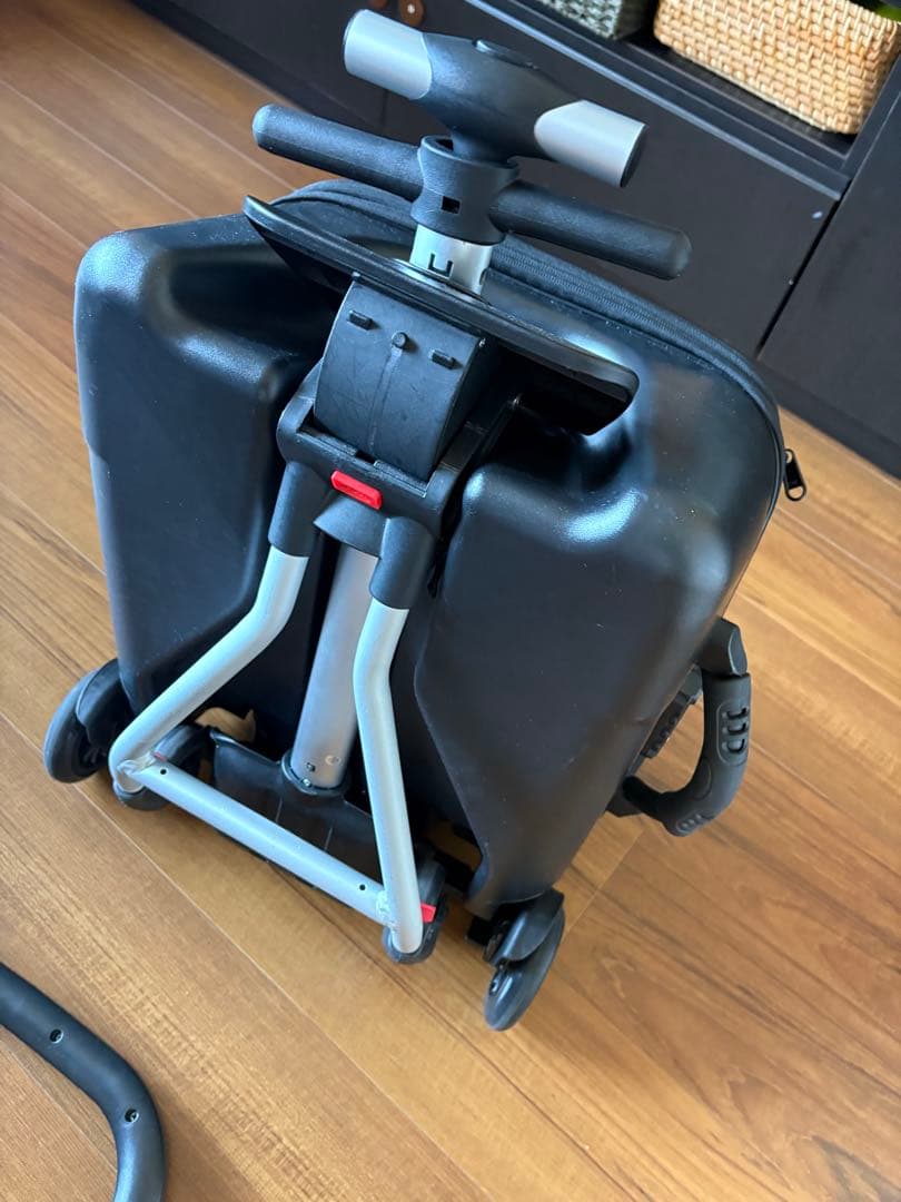 キッズキャリーカート 子どもが乗れるスーツケース　Qbox 35L