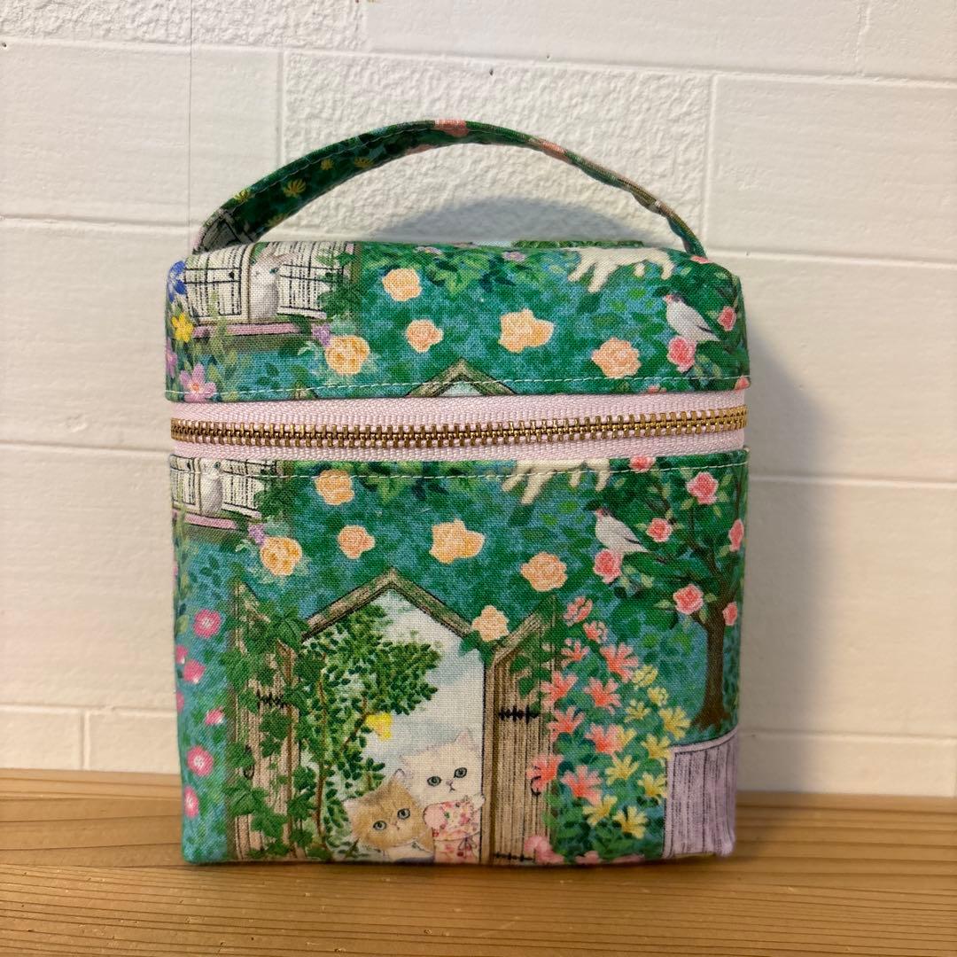 感謝価格　SALE 持ち手付きポーチ　ハンドメイド　20cmファスナー