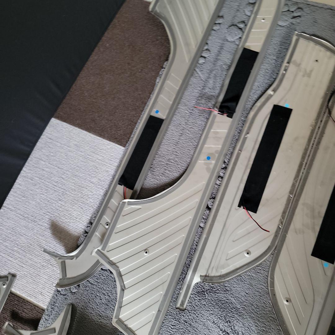 アルファード30系　スカッフプレート とドアインナーカバー