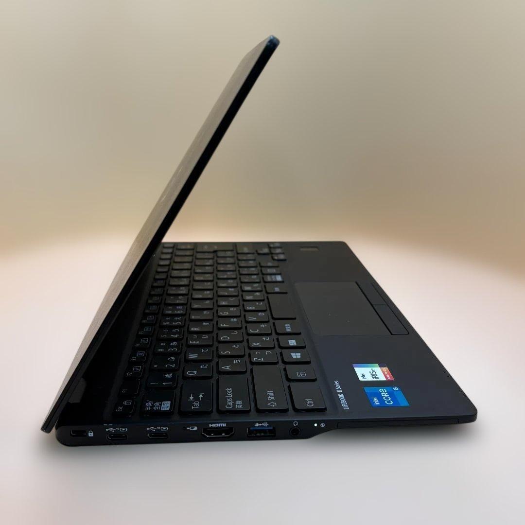 美品 富士通 高速パソコン i5第11世代 8GB SSD256GB カメラ付