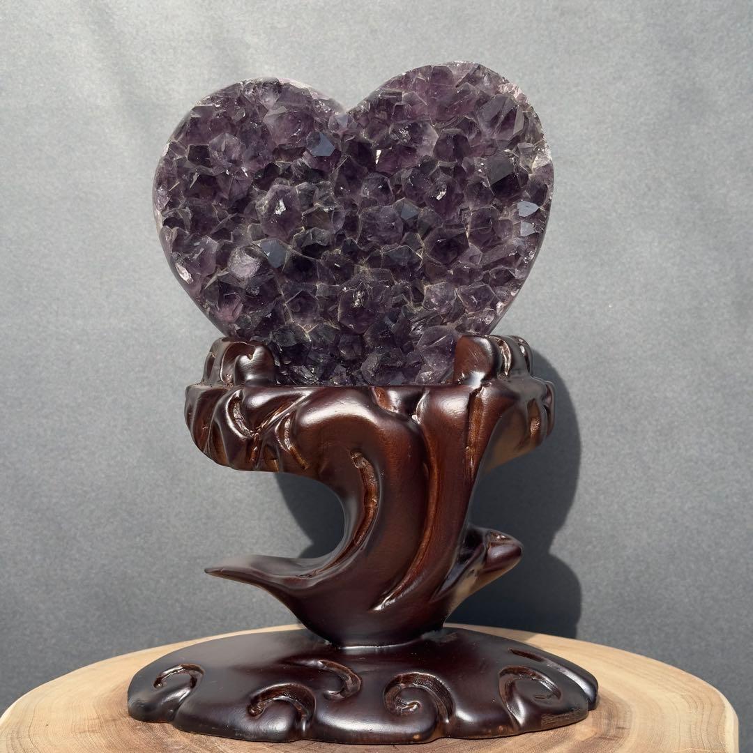 ウルグアイ産❣️天然石 アメジストのハート　置物　台座付きG.215