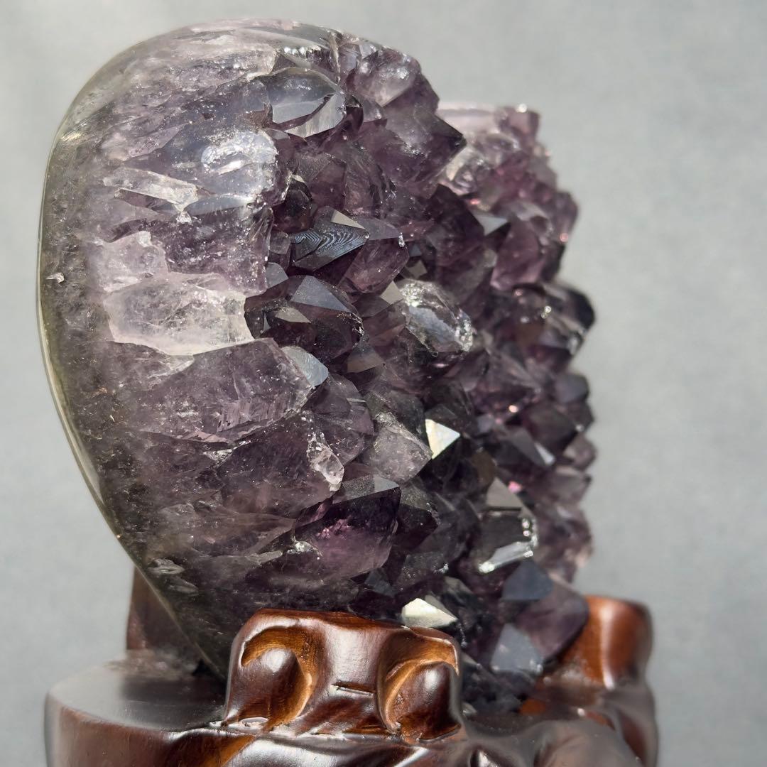 ウルグアイ産❣️天然石 アメジストのハート　置物　台座付きG.215
