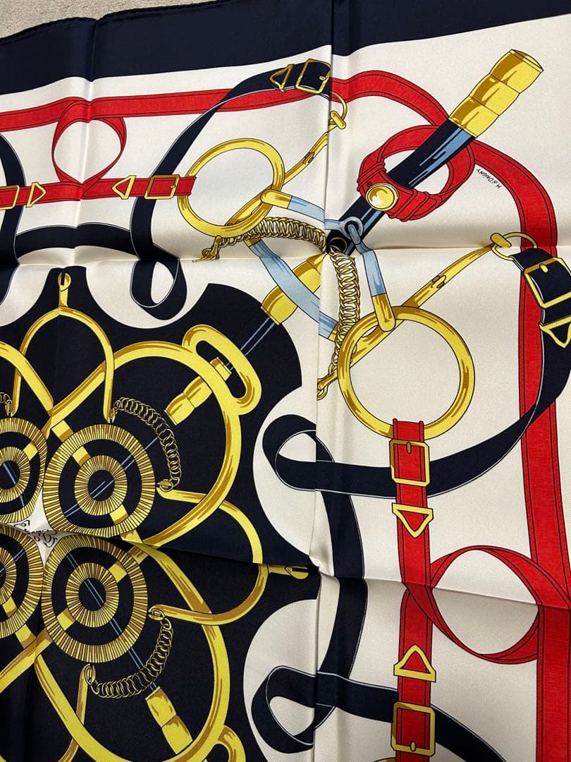 箱開封済未使用　HERMES エルメス スカーフ
