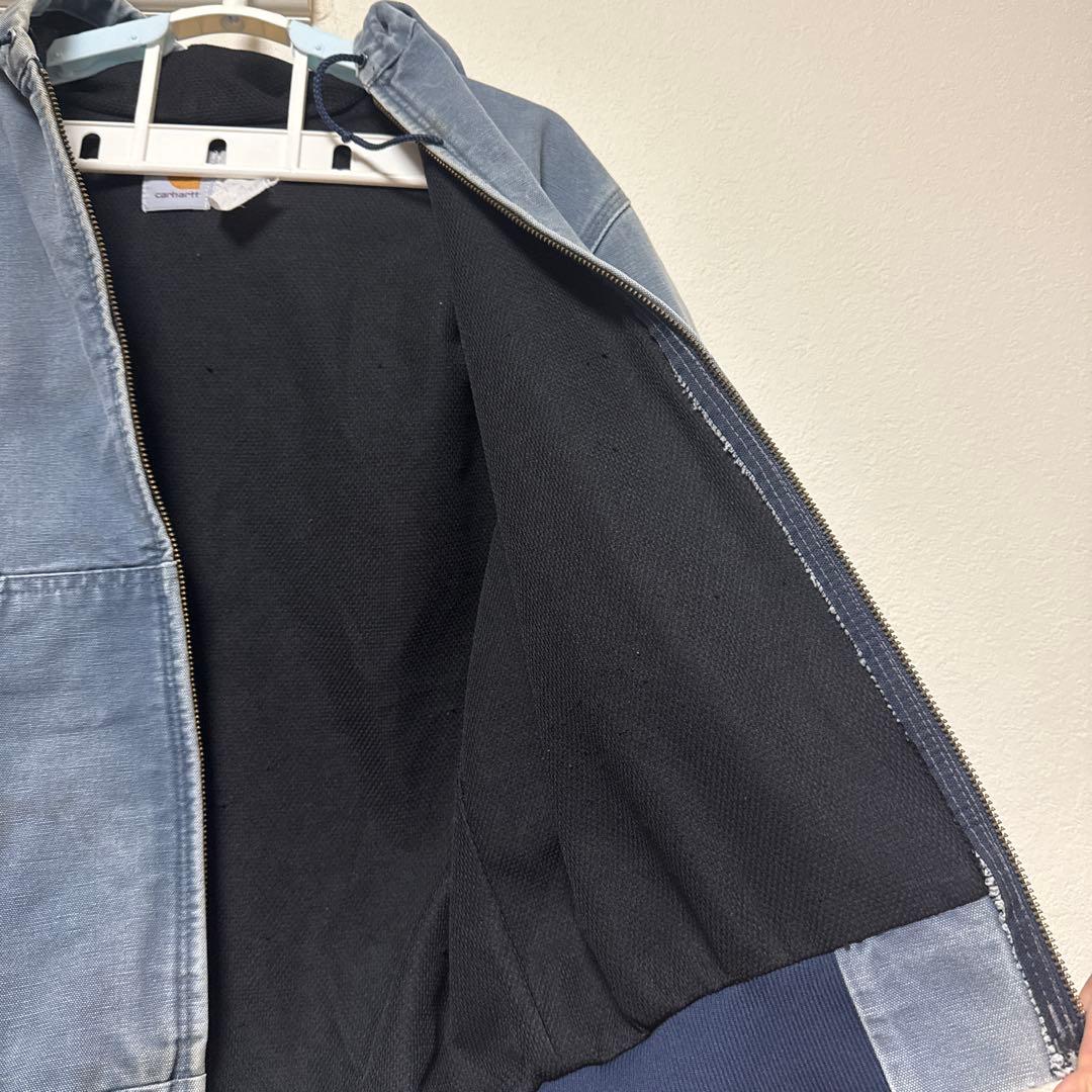 Carhartt フード付きダークグレージャンパー