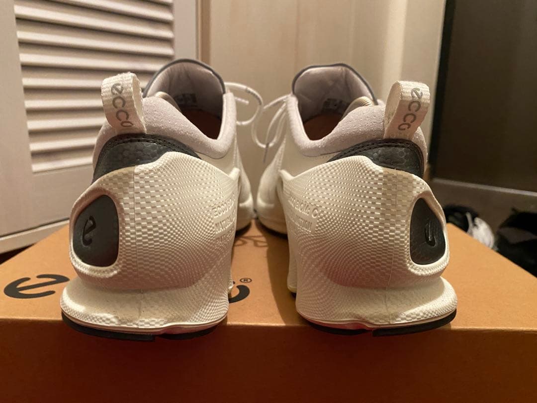 ECCO Biom C Low エコー ホワイト